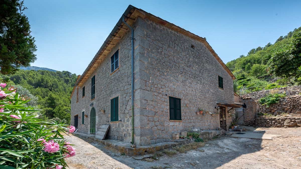 Finca i Deia, Mallorca, Spanien 6 sovrum, 305 kvm. Nr. 73166