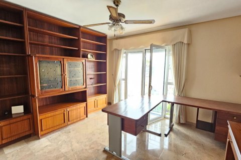 Willa w Torrevieja, Alicante, Hiszpania 3 sypialnie, 267 mkw. nr 155918 – zdjęcie 27