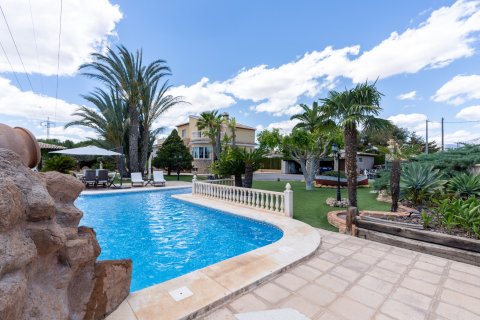Villa till salu i San Vicente del Raspeig, Alicante, Spanien 5 sovrum, 450 kvm. Nr. 135641 - foto 15