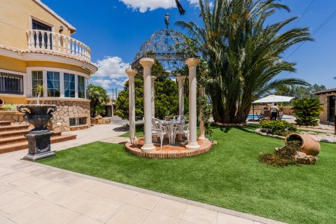 Villa till salu i San Vicente del Raspeig, Alicante, Spanien 5 sovrum, 450 kvm. Nr. 135641 - foto 11