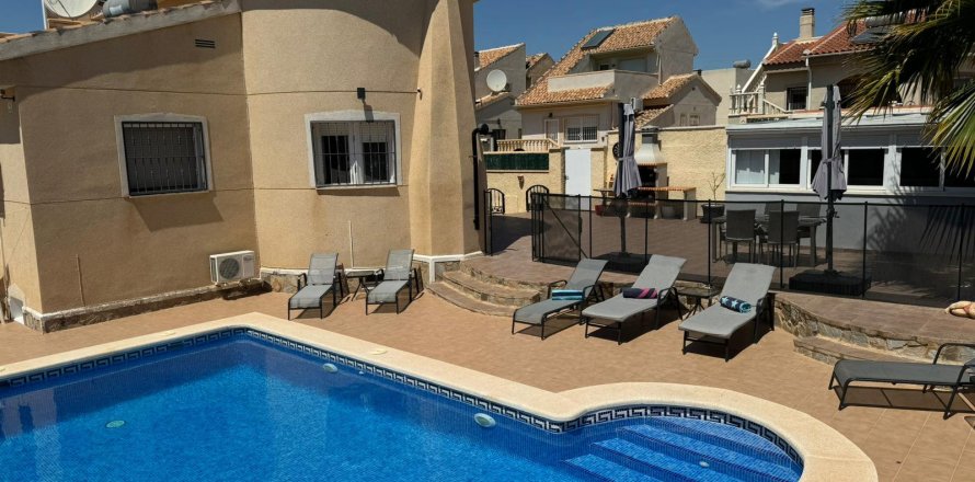 Villa Ciudad Quesada, Alicante, Spagna 5 camere da letto, 202 mq. N° 135638