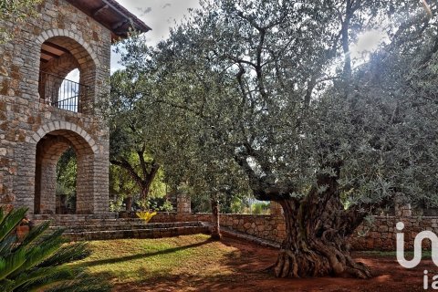 Hus till salu i Artana, Castellon, Spanien 5 sovrum, 429 kvm. Nr. 153135 - foto 15