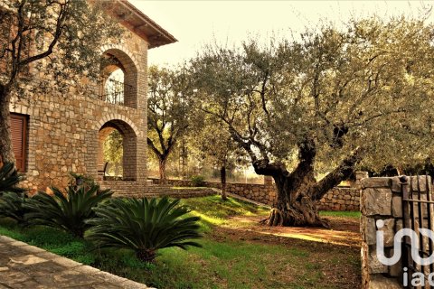 Hus till salu i Artana, Castellon, Spanien 5 sovrum, 429 kvm. Nr. 153135 - foto 11