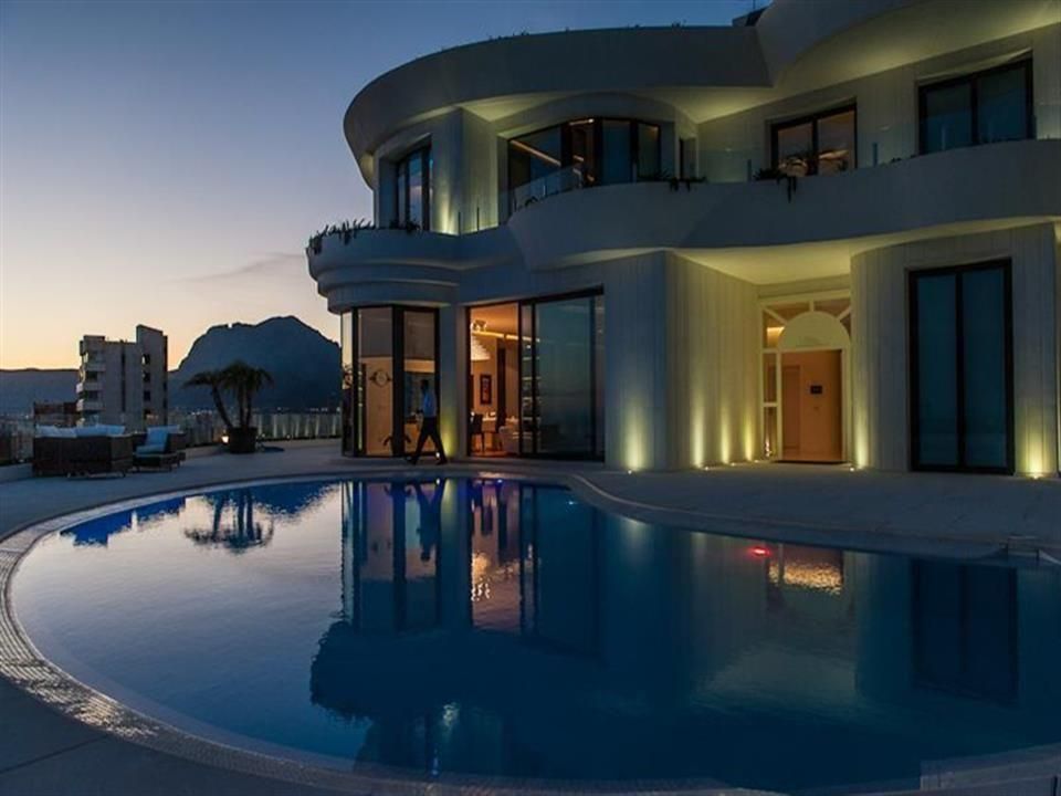 Villa a Benidorm, Alicante, Spagna 5 camere da letto, 600 mq. N° 95751