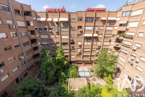 Huoneisto Madrid, Espanja 2 makuuhuonetta, 75 m2 No. 187570