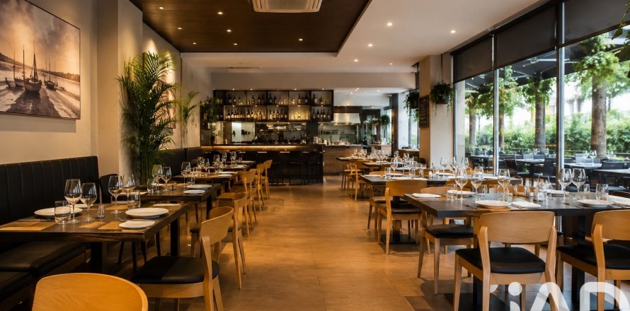 Cafe / restaurant in Badalona, Barcelona, Spanien 263 m2 Nr. 187566