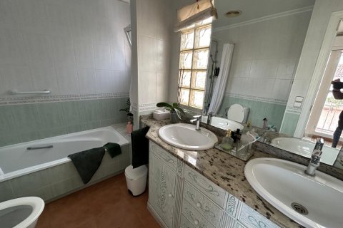 House for sale Torrevieja, Alicante, Spain 76 sq.m. No. 109122 - photo 12