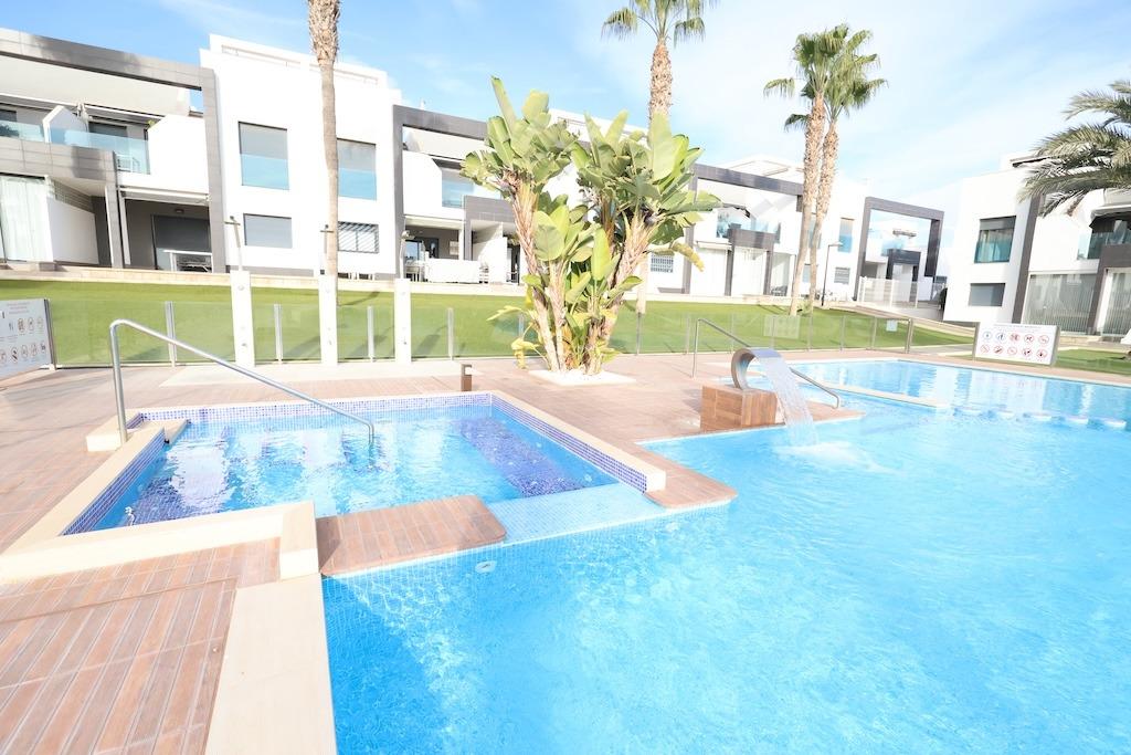 Bungalow in La Zenia, Alicante, Spanien 2 Schlafzimmer, 73 m2 Nr. 189378