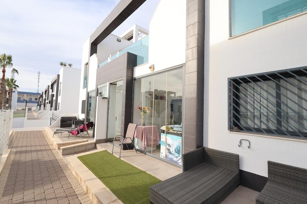 Bungalow in La Zenia, Alicante, Spanien 2 Schlafzimmer, 73 m2 Nr. 189378