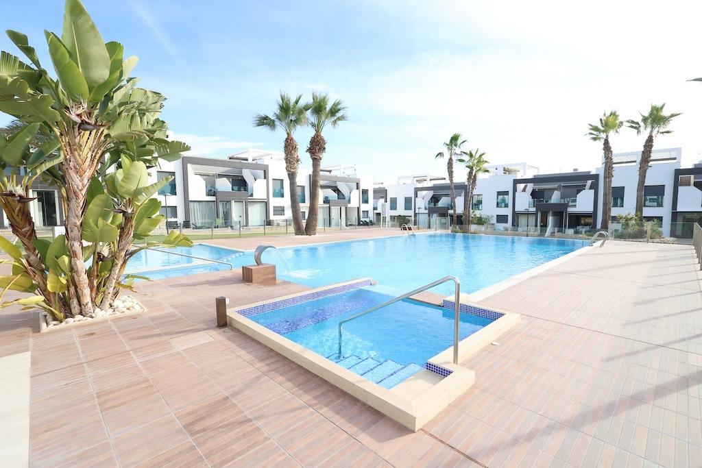 Bungalow in La Zenia, Alicante, Spanien 2 Schlafzimmer, 73 m2 Nr. 189378