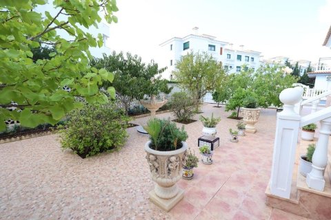 Villa for sale in Villamartin, Alicante, Spain 5 bedrooms, 308 sq.m. No. 189377 - photo 30