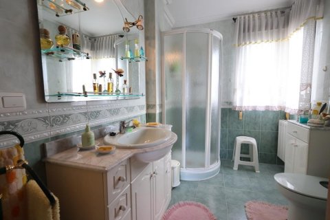 Villa for sale in Villamartin, Alicante, Spain 5 bedrooms, 308 sq.m. No. 189377 - photo 16