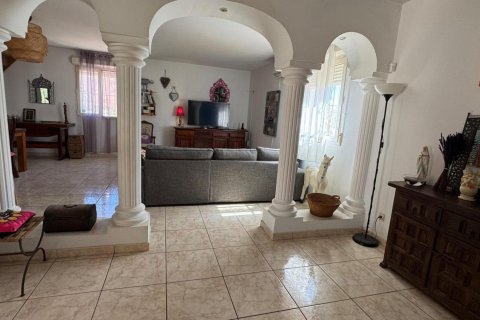 Finca à vendre à Albatera, Alicante, Espagne, 6 chambres, 226 m2 No. 189381 - photo 4