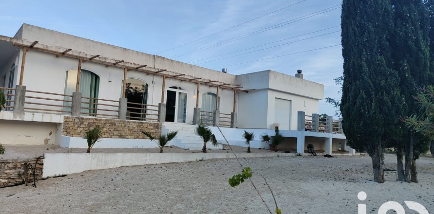 Сasa en Calig, Castellón, España 3 dormitorios, 405 m2 No. 153129