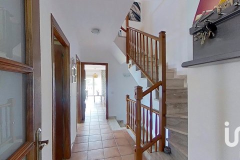 Townhouse for sale in La Pobla De Montornes, Tarragona, Spain 4 bedrooms, 144 sq.m. No. 153128 - photo 16