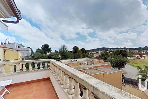 Townhouse for sale in La Pobla De Montornes, Tarragona, Spain 4 bedrooms, 144 sq.m. No. 153128 - photo 13