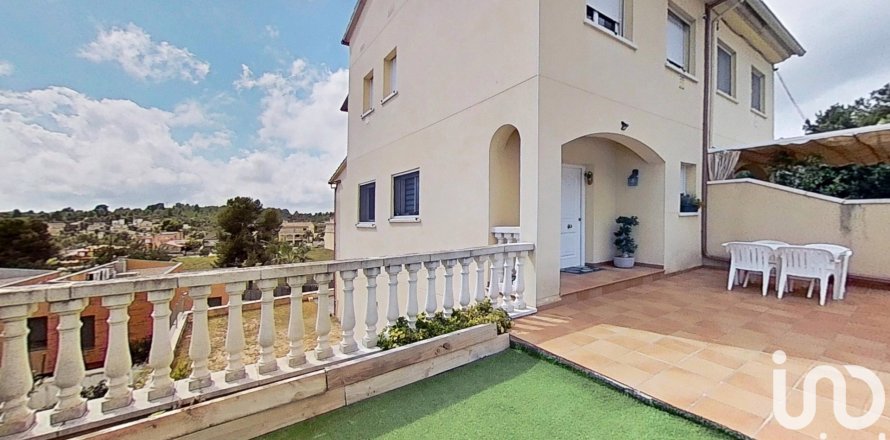 Townhouse in La Pobla De Montornes, Tarragona, Spain 4 bedrooms, 144 sq.m. No. 153128