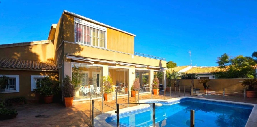 Townhouse in Dehesa De Campoamor, Alicante, Spanien 5 Schlafzimmer, 179 m2 Nr. 191633
