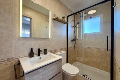 Продажа квартиры в Гуардамар-дель-Сегура, Аликанте, Испания 3 спальни, 79м2 №191630 - фото 27