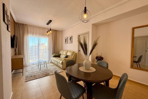 Продажа квартиры в Гуардамар-дель-Сегура, Аликанте, Испания 3 спальни, 79м2 №191630 - фото 3