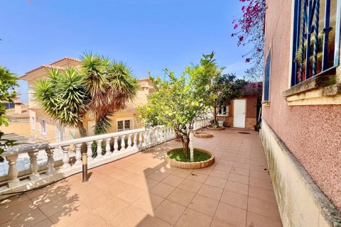 Villa zum Verkauf in Los Balcones, Alicante, Spanien 3 Schlafzimmer, 253 m2 Nr. 191631 - Foto 21