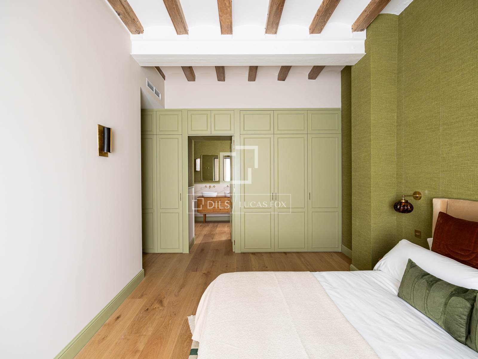 Квартира в Барселона, Испания 3 спальни, 200м2 №161413