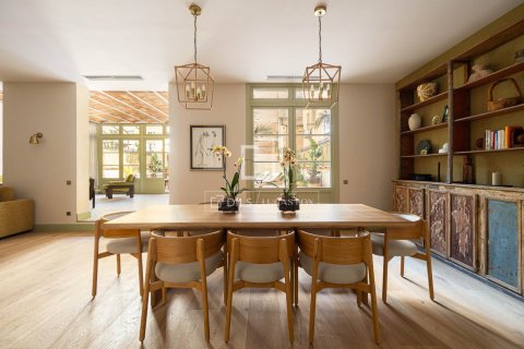 Lägenhet till salu i Barcelona, Spanien 3 sovrum, 200 kvm. Nr. 161413 - foto 10