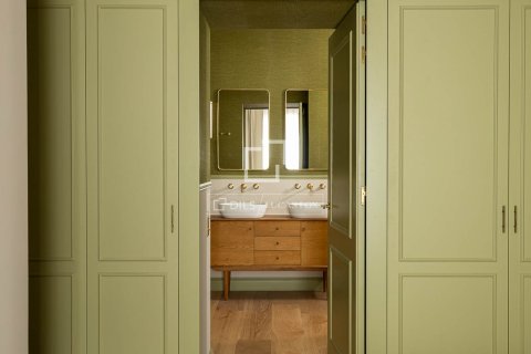 Lägenhet till salu i Barcelona, Spanien 3 sovrum, 200 kvm. Nr. 161413 - foto 28