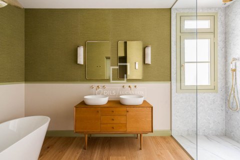 Lägenhet till salu i Barcelona, Spanien 3 sovrum, 200 kvm. Nr. 161413 - foto 29