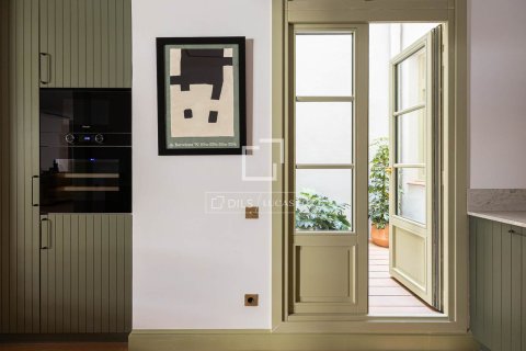 Lägenhet till salu i Barcelona, Spanien 3 sovrum, 200 kvm. Nr. 161413 - foto 8