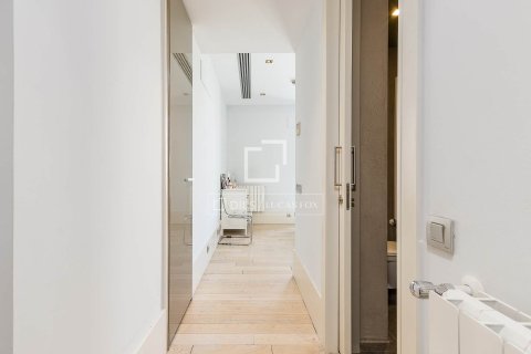 Lägenhet till salu i Barcelona, Spanien 2 sovrum, 96 kvm. Nr. 161417 - foto 15