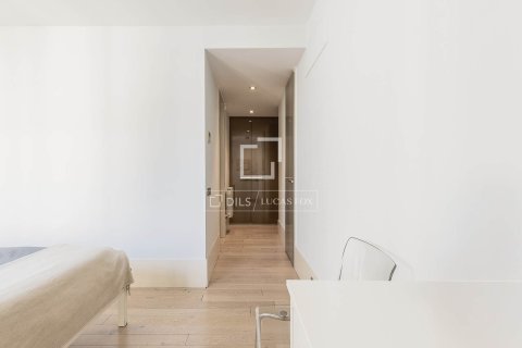 Lägenhet till salu i Barcelona, Spanien 2 sovrum, 96 kvm. Nr. 161417 - foto 19