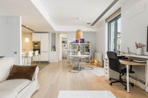 Lägenhet till salu i Barcelona, Spanien 2 sovrum, 96 kvm. Nr. 161417 - foto 7