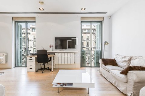 Lägenhet till salu i Barcelona, Spanien 2 sovrum, 96 kvm. Nr. 161417 - foto 2