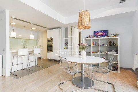 Lägenhet till salu i Barcelona, Spanien 2 sovrum, 96 kvm. Nr. 161417 - foto 12