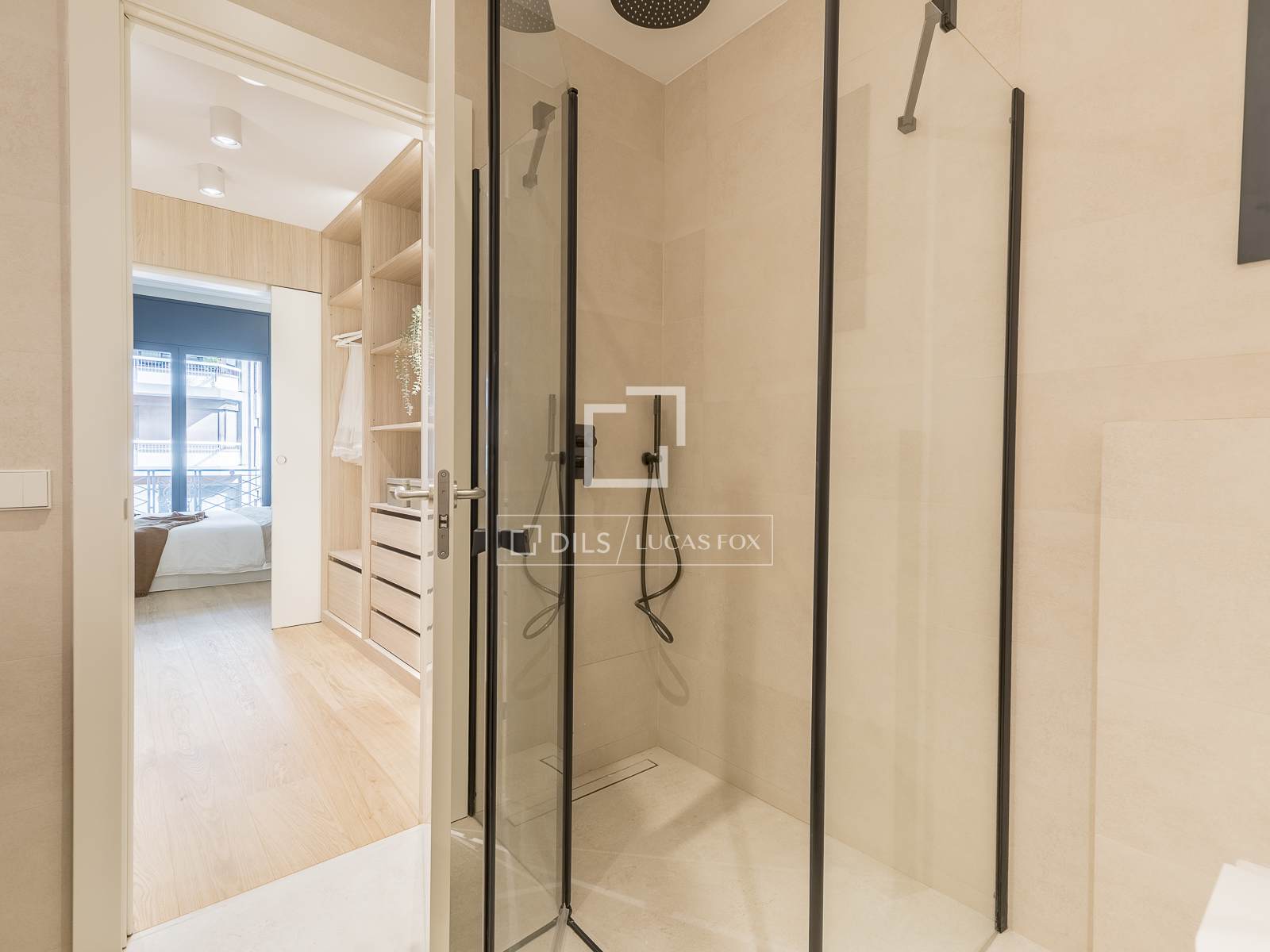 Appartamento a Barcelona, Spagna 5 camere da letto, 223 mq. N° 161418