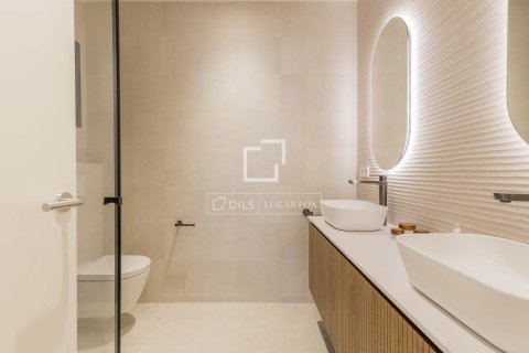 Lägenhet till salu i Barcelona, Spanien 5 sovrum, 223 kvm. Nr. 161418 - foto 22