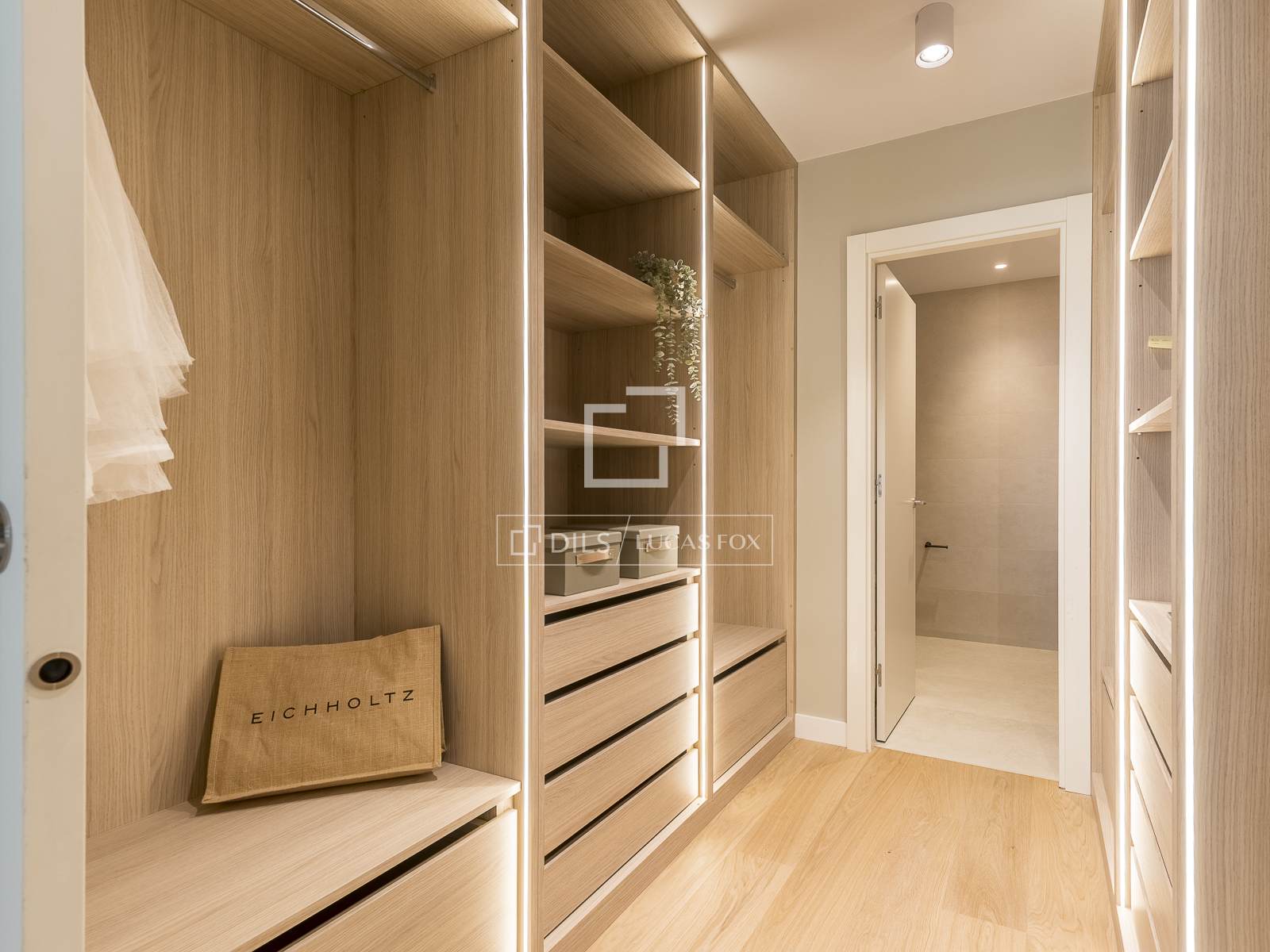 Appartamento a Barcelona, Spagna 5 camere da letto, 223 mq. N° 161418