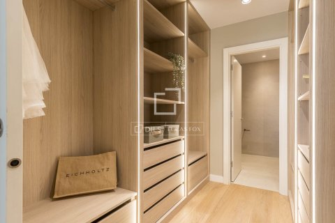 Lägenhet till salu i Barcelona, Spanien 5 sovrum, 223 kvm. Nr. 161418 - foto 21