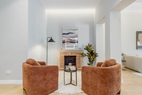 Lägenhet till salu i Barcelona, Spanien 5 sovrum, 223 kvm. Nr. 161418 - foto 16