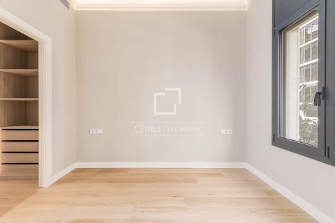 Lägenhet till salu i Barcelona, Spanien 5 sovrum, 223 kvm. Nr. 161418 - foto 29