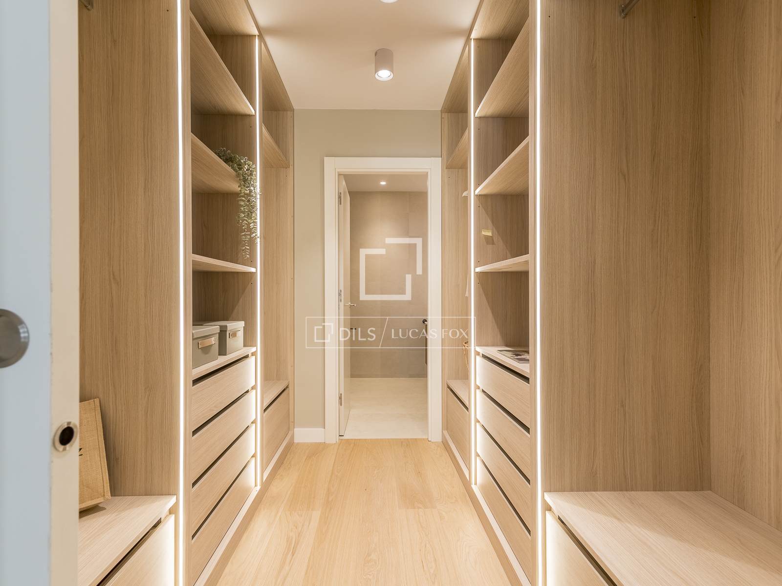 Appartamento a Barcelona, Spagna 5 camere da letto, 223 mq. N° 161418