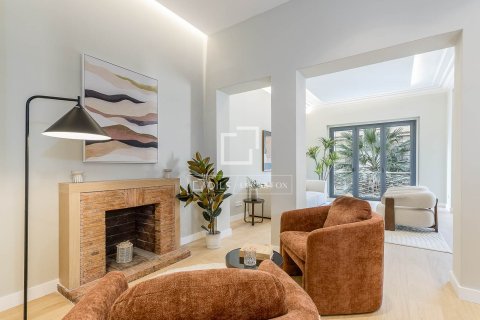 Lägenhet till salu i Barcelona, Spanien 5 sovrum, 223 kvm. Nr. 161418 - foto 5