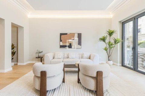 Lägenhet till salu i Barcelona, Spanien 5 sovrum, 223 kvm. Nr. 161418 - foto 9