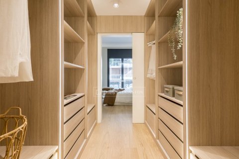 Lägenhet till salu i Barcelona, Spanien 5 sovrum, 223 kvm. Nr. 161418 - foto 26