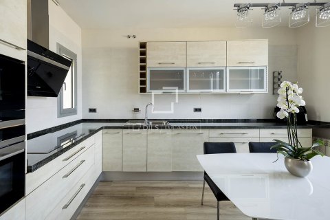 Apartment for sale in Barcelona, Spain 1 bedroom, 57 sq.m. No. 161415 - photo 6