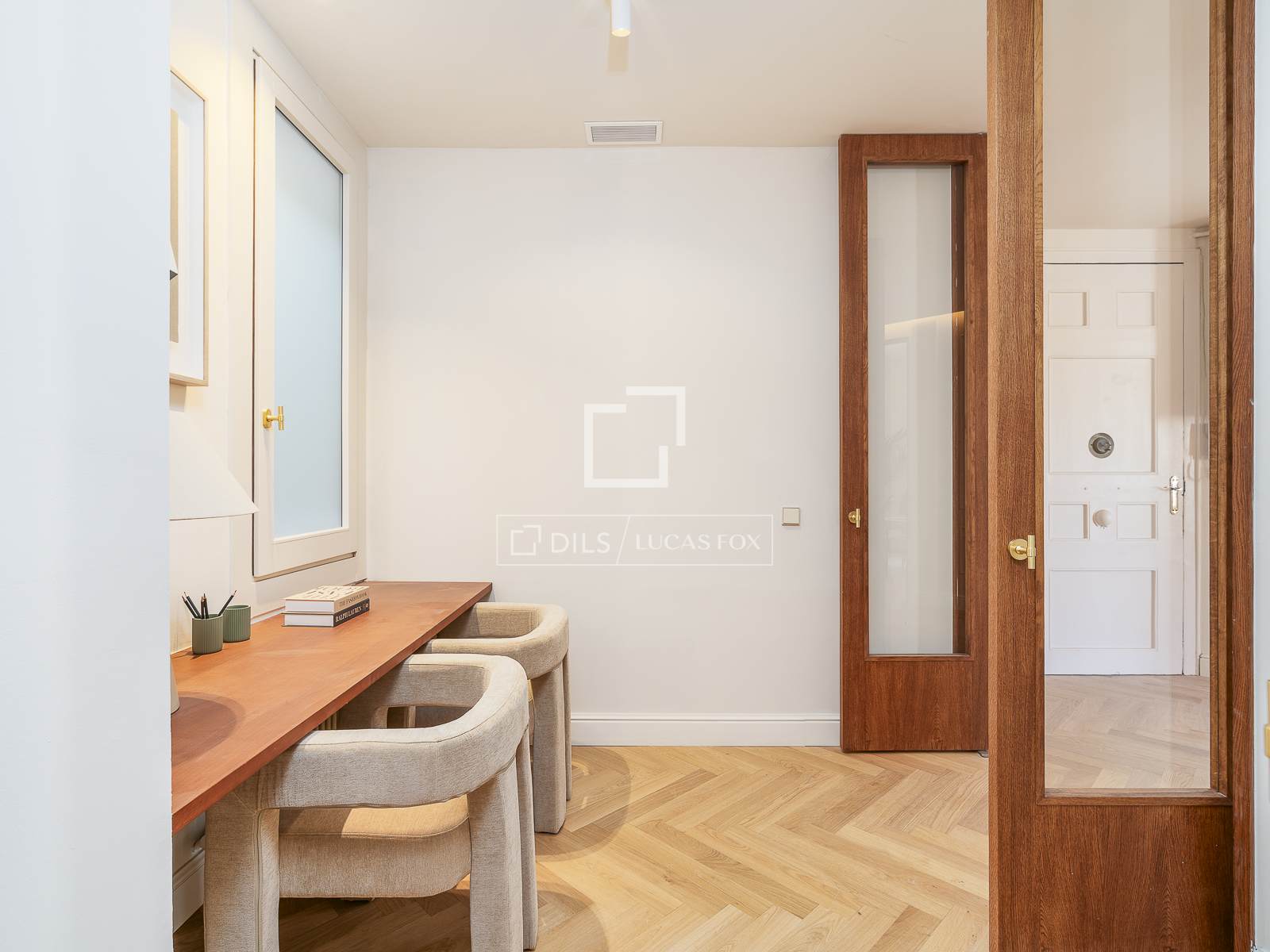 Huoneisto Barcelona, Espanja 4 makuuhuonetta, 183 m2 No. 161414
