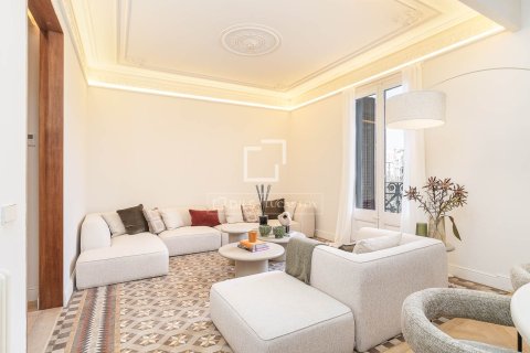 Apartment à vendre à Barcelona, Espagne, 4 chambres, 183 m2 No. 161414 - photo 7