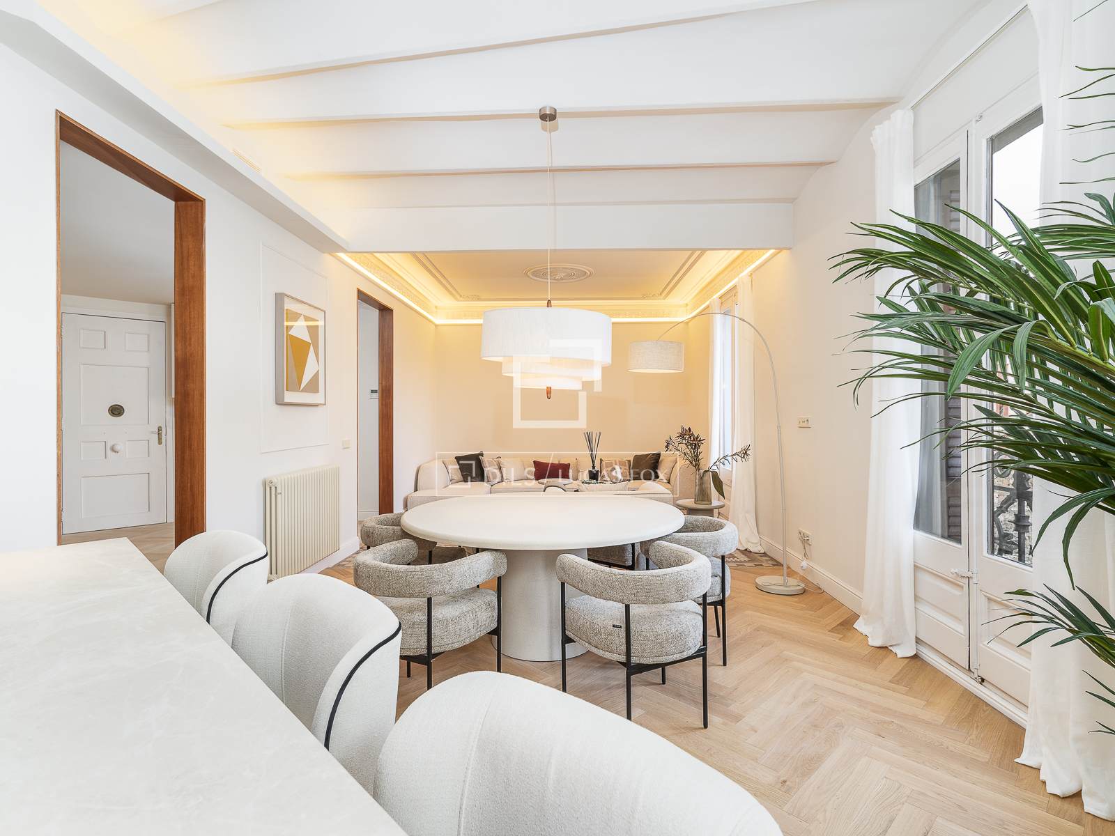 Huoneisto Barcelona, Espanja 4 makuuhuonetta, 183 m2 No. 161414