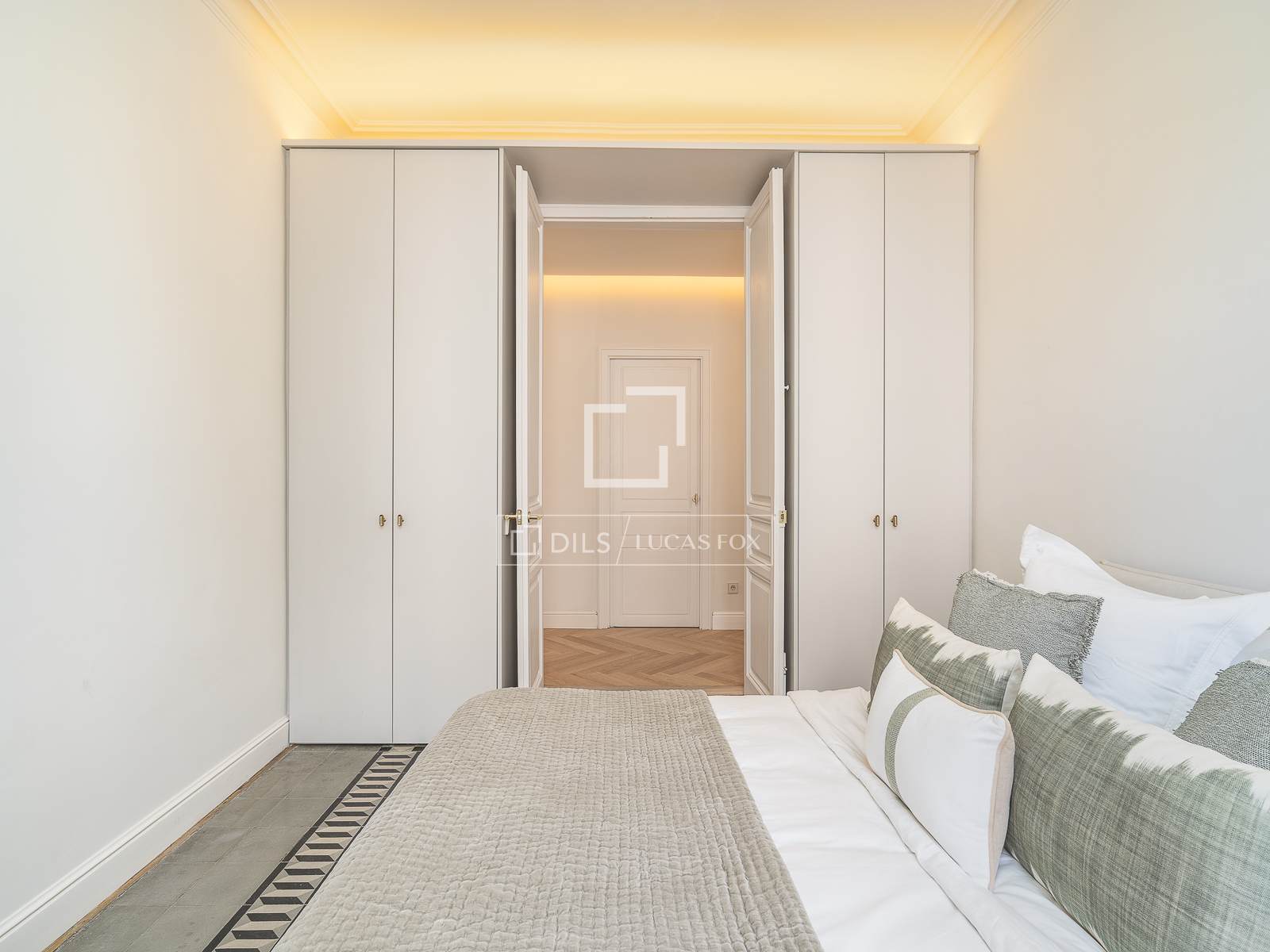 Huoneisto Barcelona, Espanja 4 makuuhuonetta, 183 m2 No. 161414